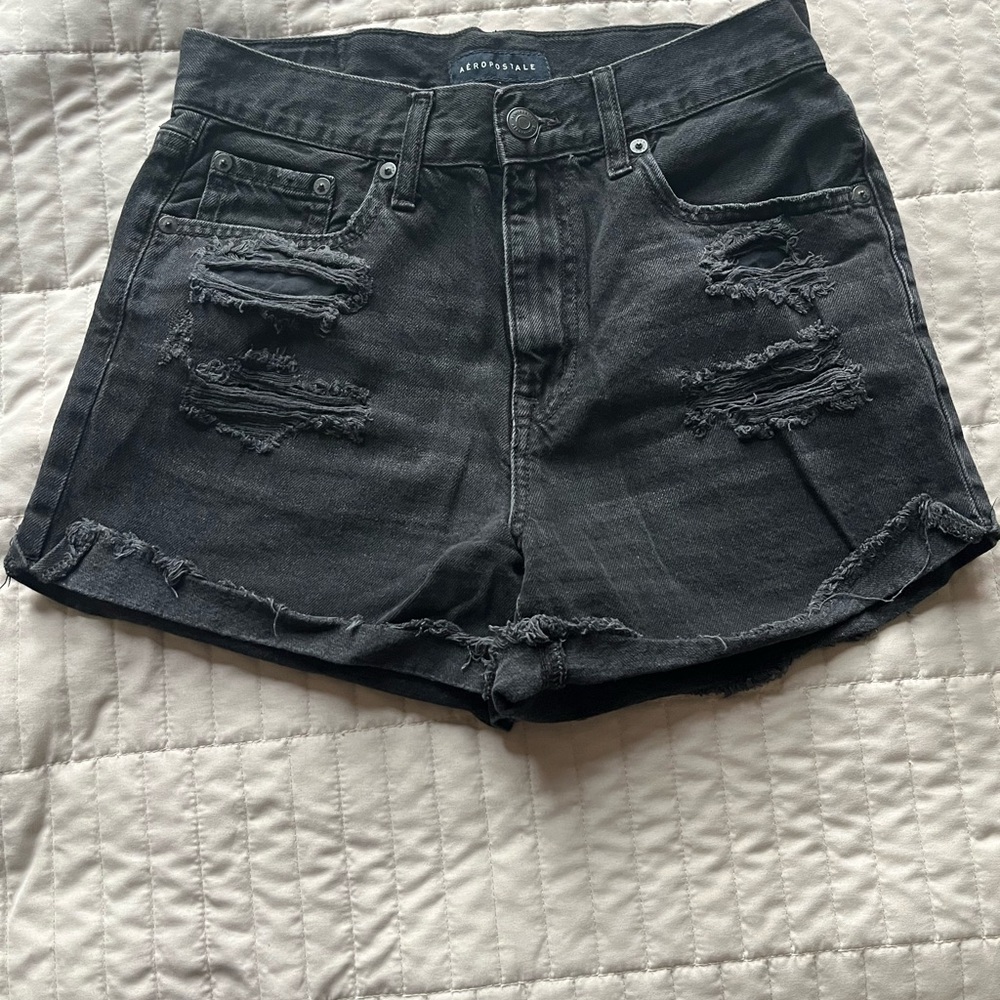 Aeropostale Women's Black Distressed Shorts Size 4